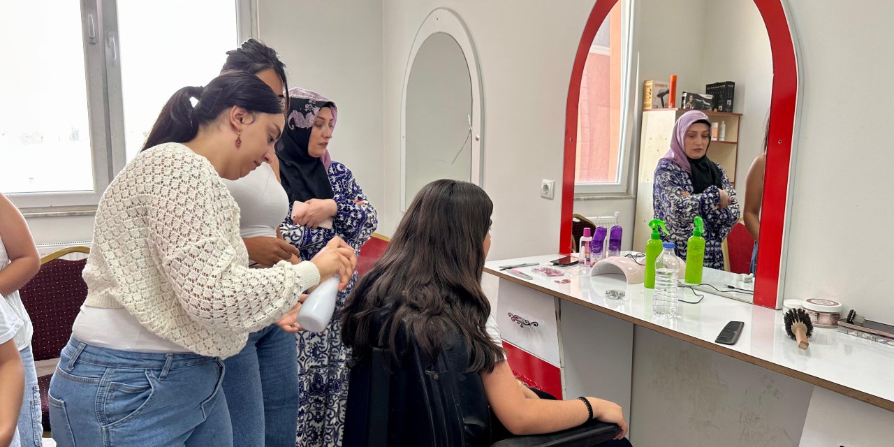 Yüksekova’da kadınlara güzellik ve saç bakım alanında meslek eğitimi