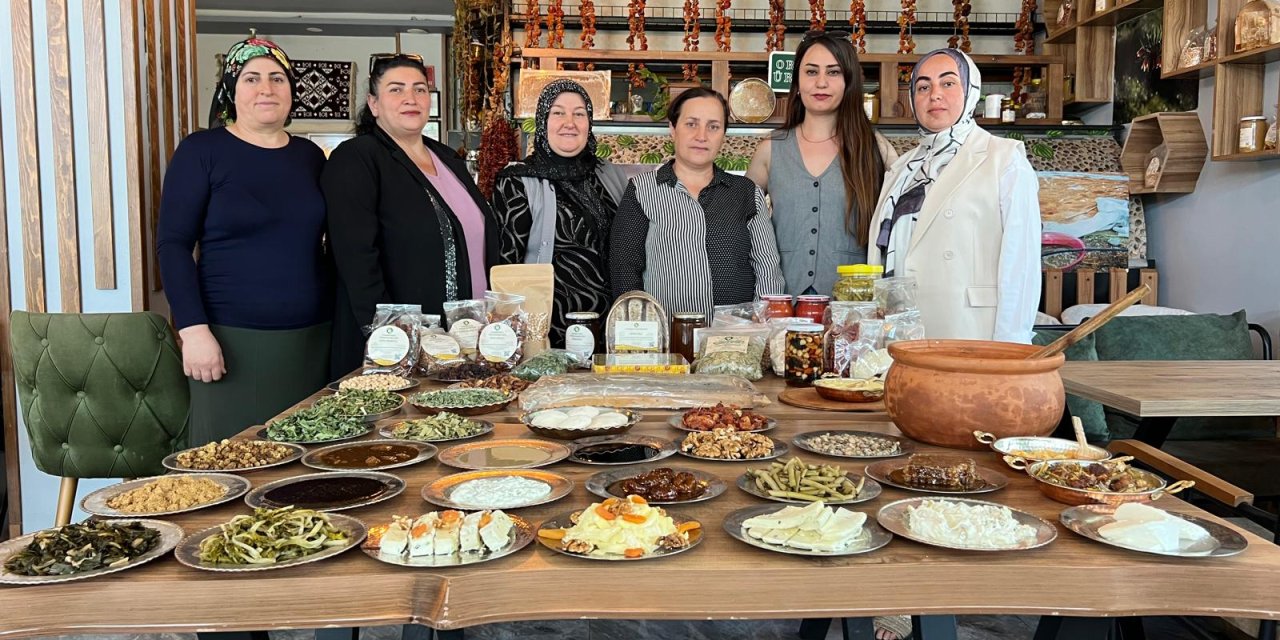 Hakkari'nin yöresel ürünleri kadınların emeğiyle sofralarda