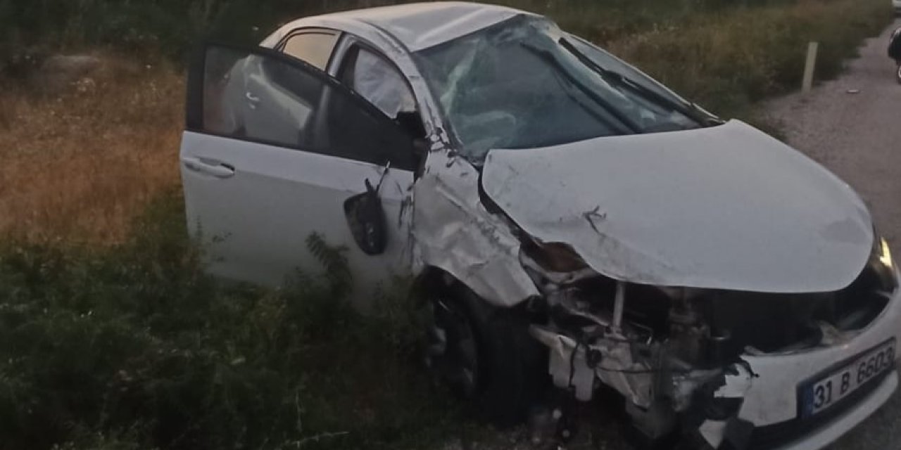 Van’da otomobil ile kamyonet çarpıştı: 6 yaralı