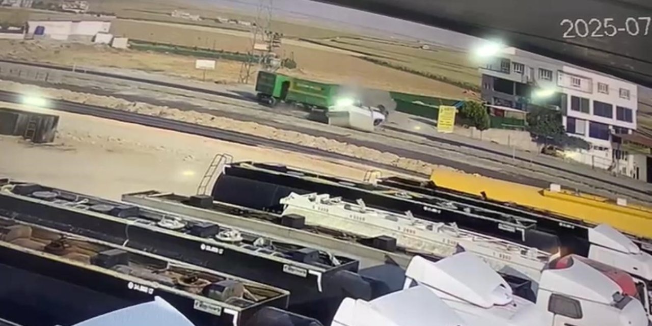 Batman’da kamyonet ile traktörün çarpıştığı kaza kameralarda