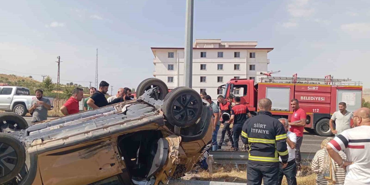 Siirt’te otomobil ile pikap çarpıştı: 3 kişi yaralandı