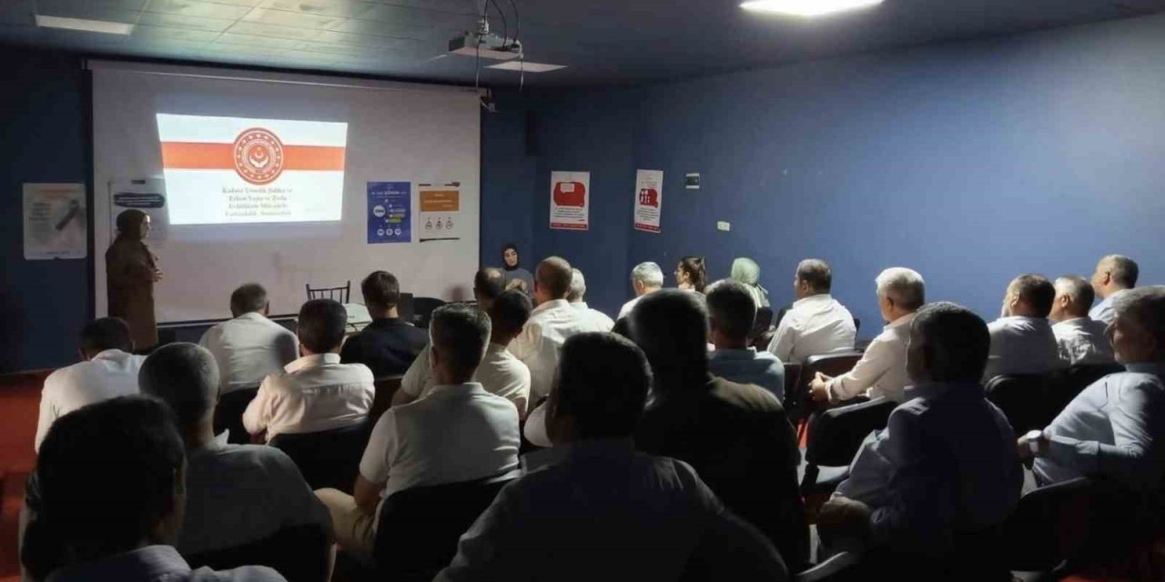 Bulanık’ta muhtarlara yönelik farkındalık semineri verildi