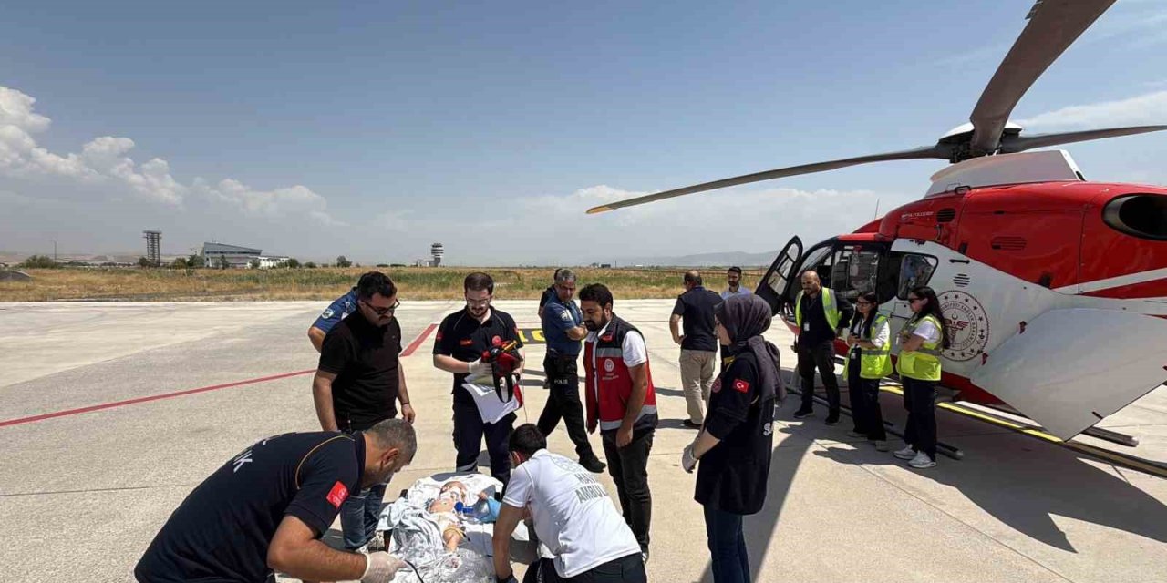 9 aylık bebek ambulans helikopterle Elazığ’a gönderildi