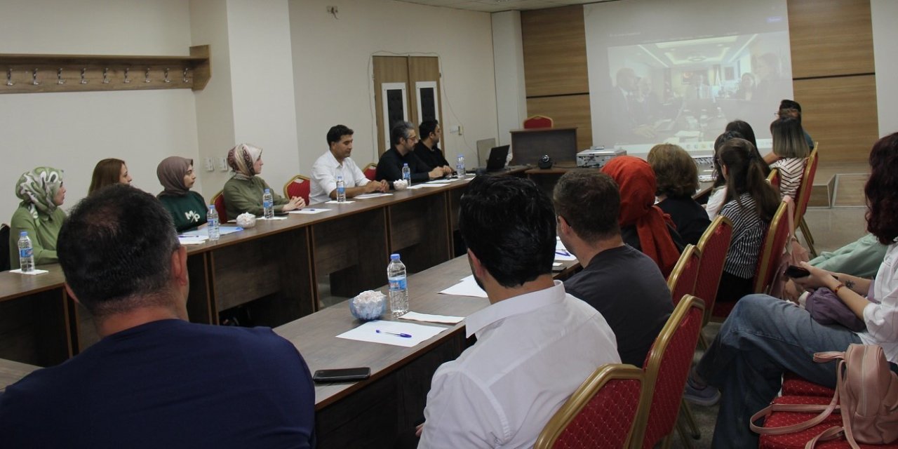 Kamu hastanelerinin durumu toplantıda görüşüldü
