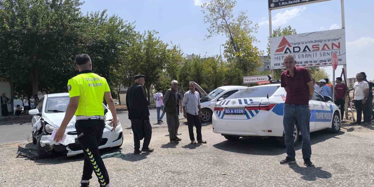 Siverek’te iki ayrı trafik kazası: 4 yaralı