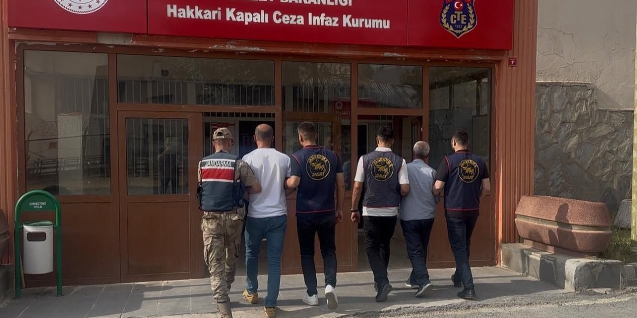 Hakkari’de kesinleşmiş hapis cezası olan 2 kişi yakalandı
