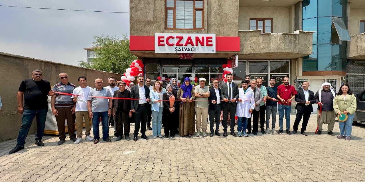 Şalvacı Eczanesi Yüksekova’da hizmete açıldı