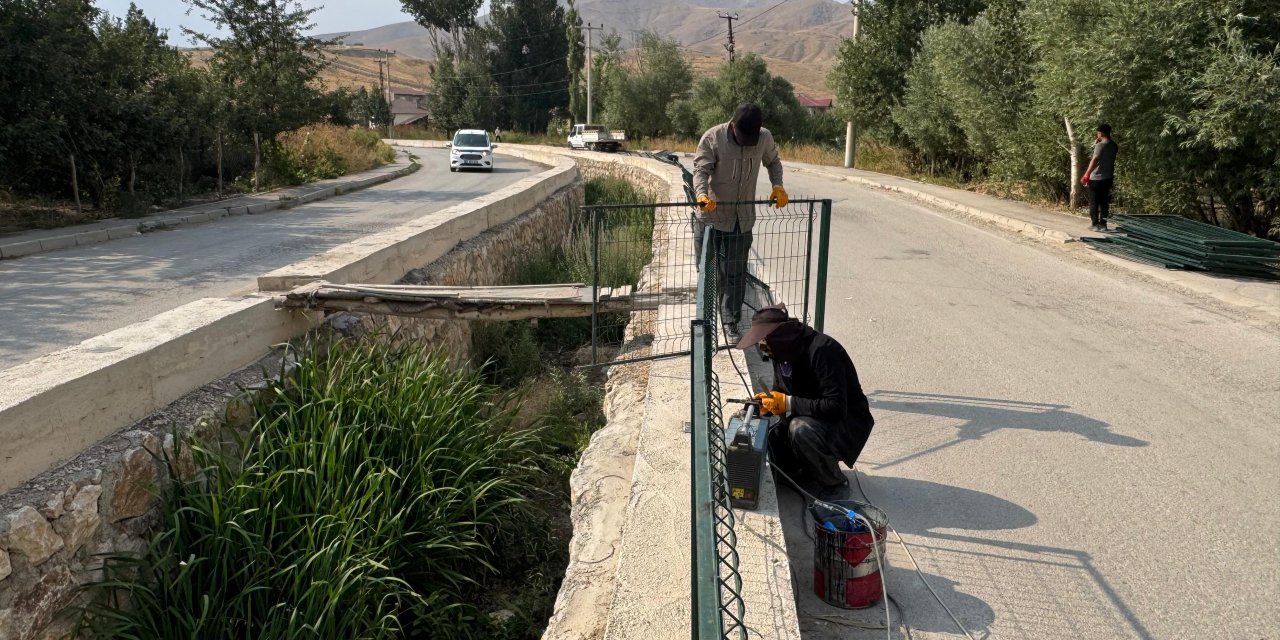 Yüksekova Pizok Deresi’ne korkuluk takıldı