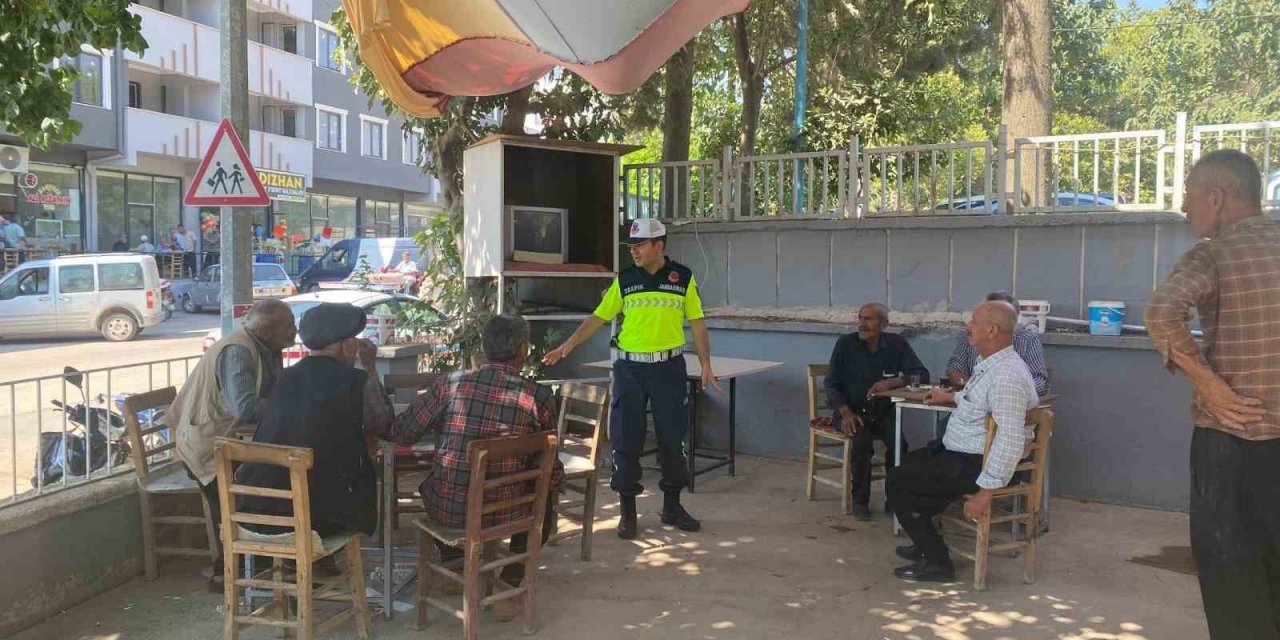 Trafik jandarmasından güvenli tarım eğitimi verildi