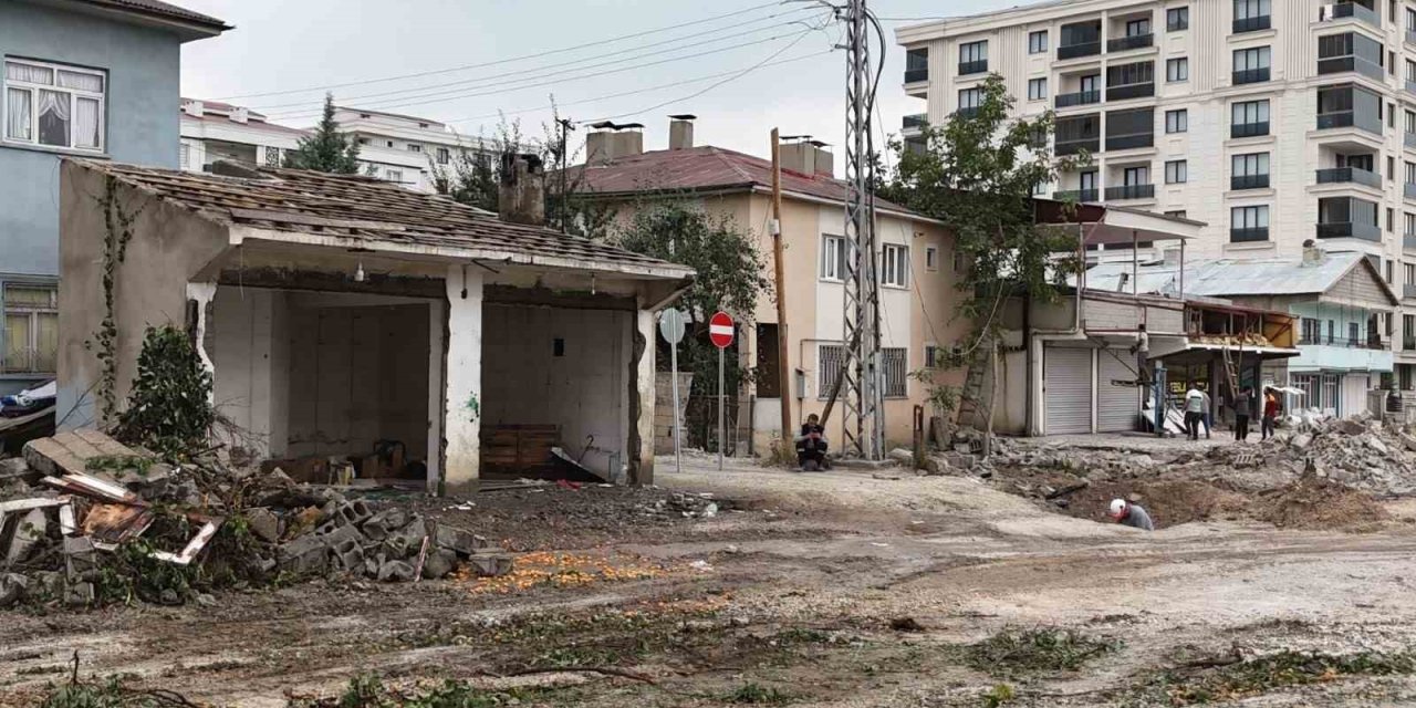 Terzioğlu Caddesi’ndeki çalışmalarda imar planı