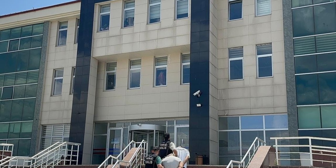 Kars’ta uyuşturucu taciri 2 şahıs tutuklandı