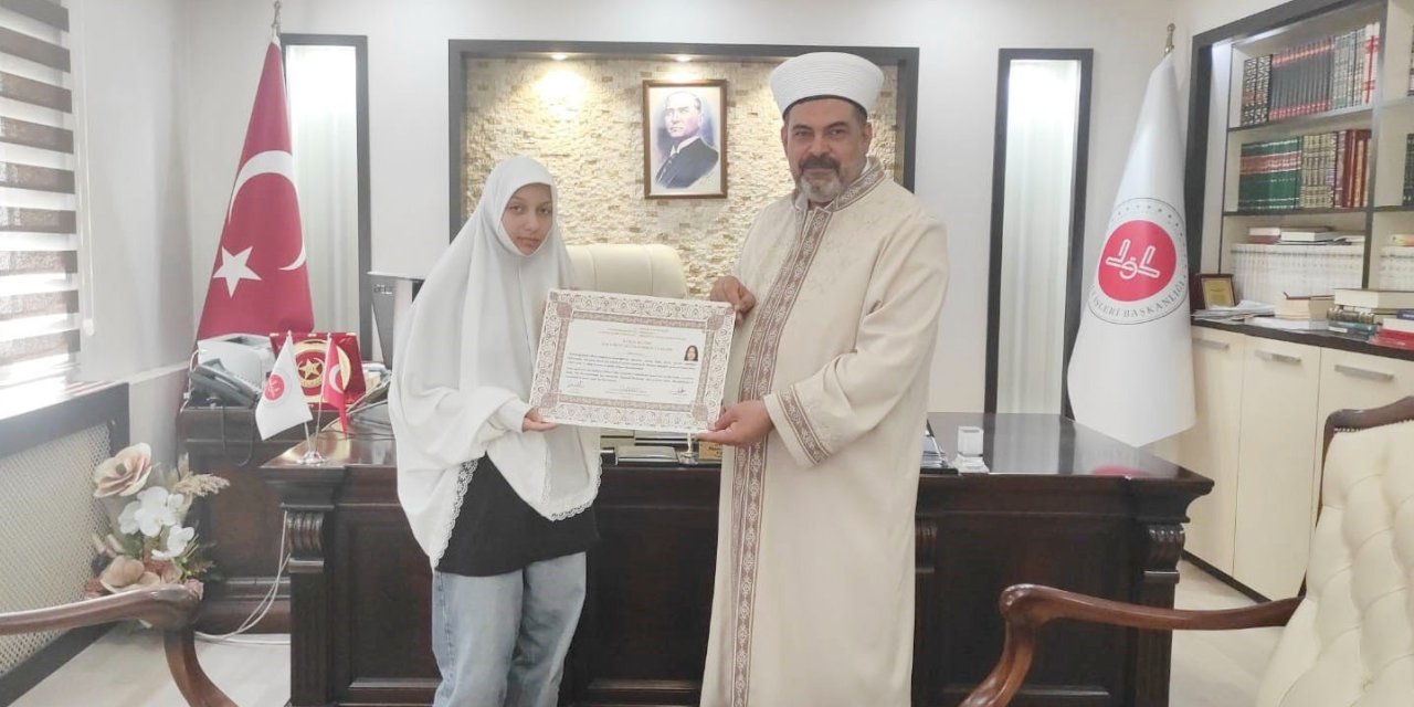 Çek asıllı kadın müslüman oldu