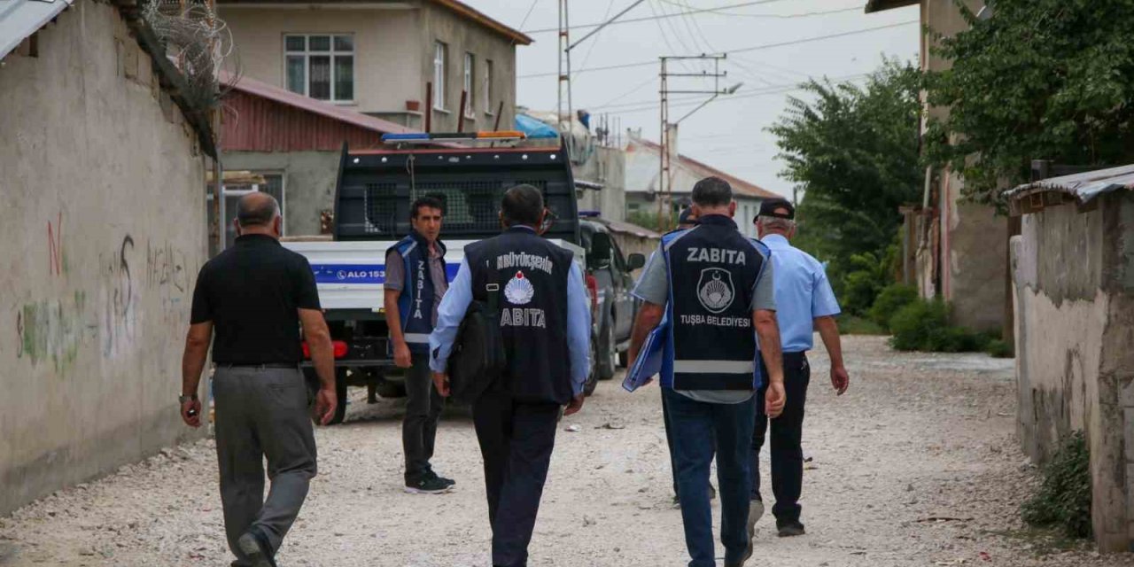 Van’da mahalle aralarında bulunan ahırlar için son uyarı yapıldı