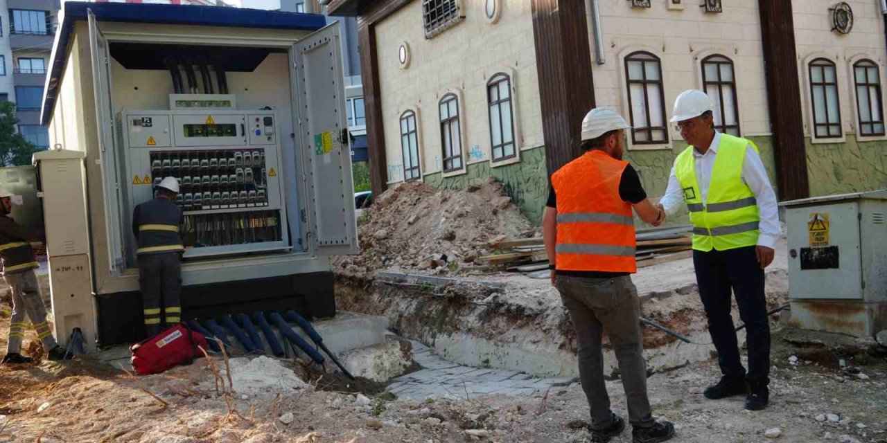 Gaziantep'te elektrik kesintileri için bin kişilik ekip sahada