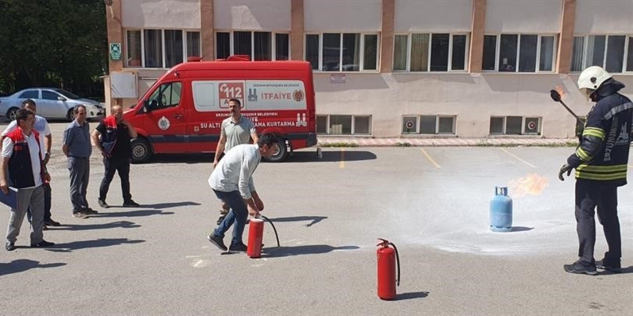 Çalışanlara yangın bilgilendirmesi yapıldı