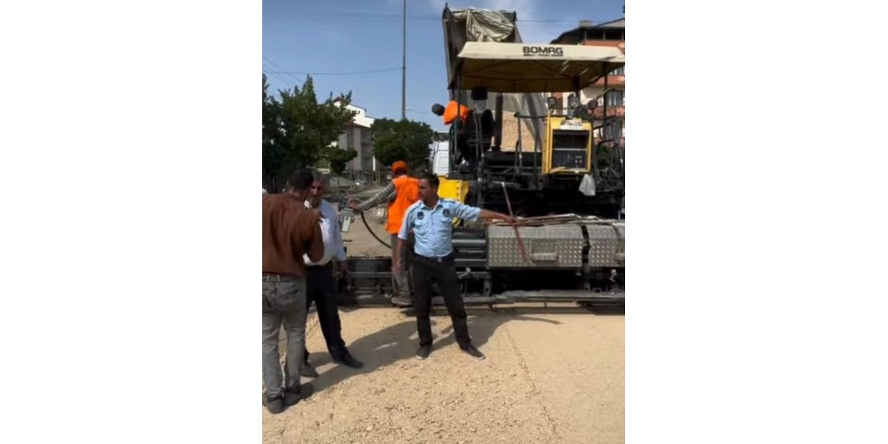 Ağrı'da sıcak asfalt çalışmaları sürüyor