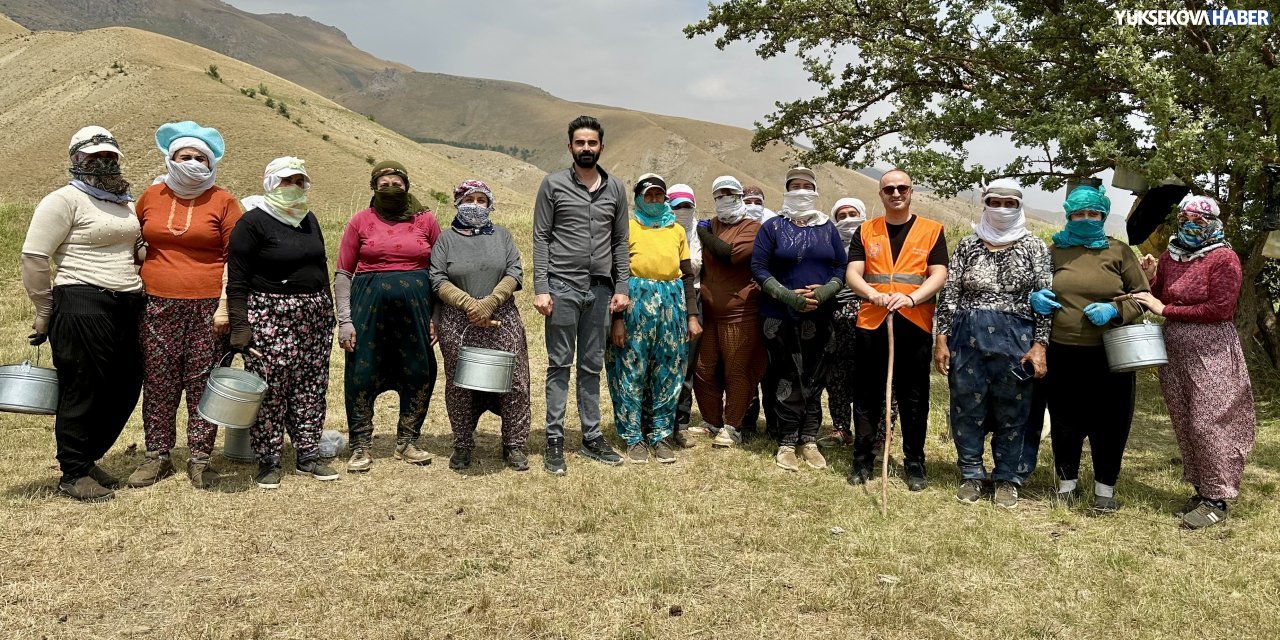Yüksekova’da berivanlara spor ayakkabısı desteği