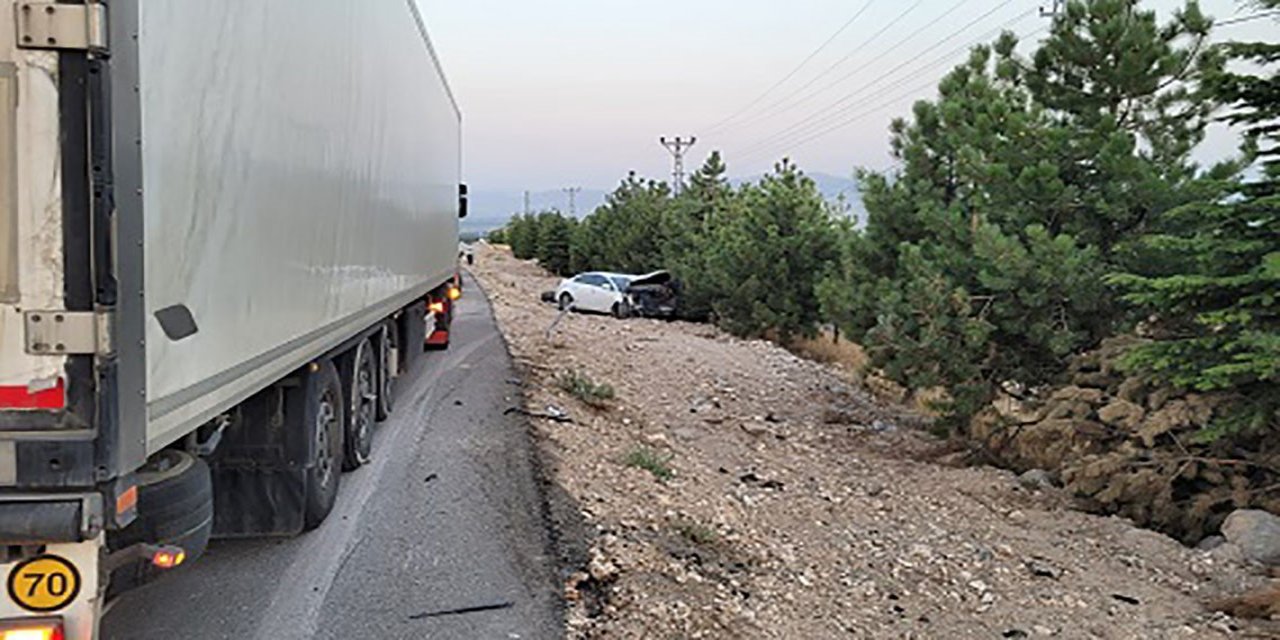 Malatya’da iki otomobil çarpıştı: 1 kişi hayatını kaybetti