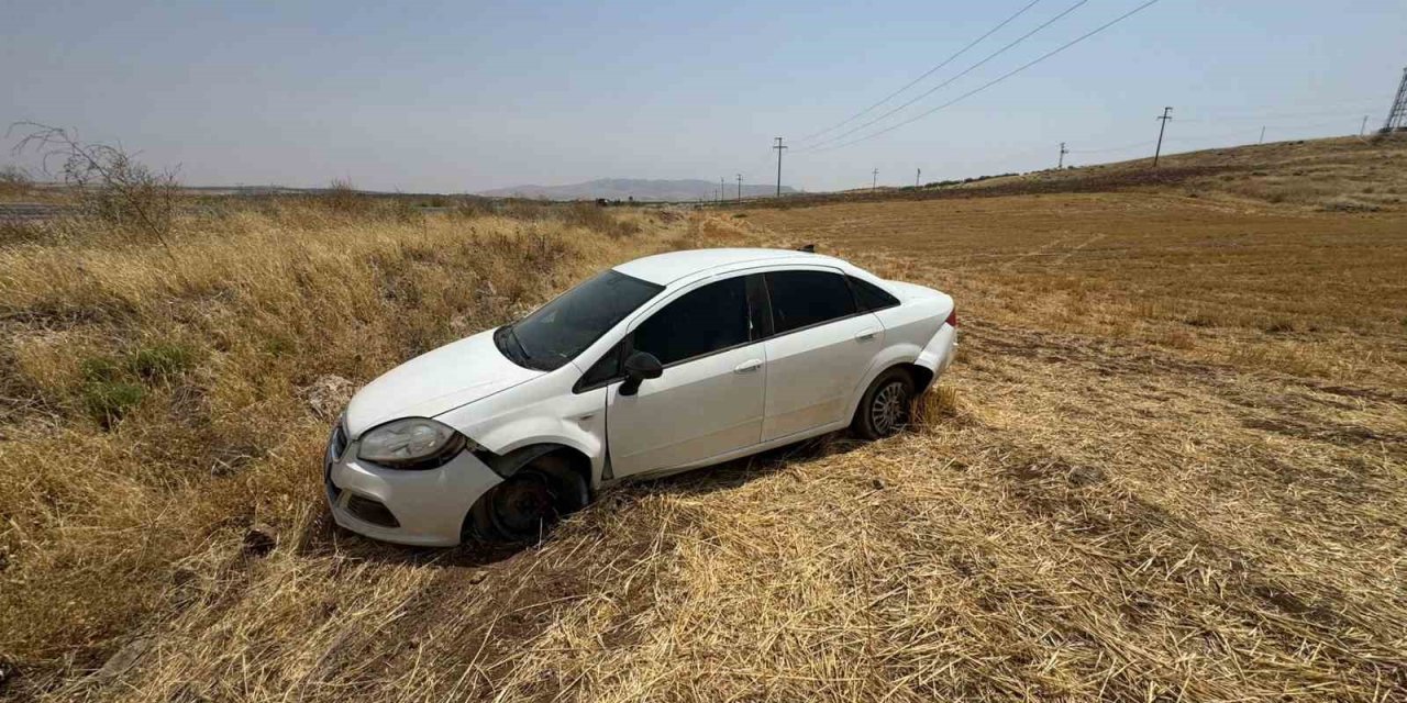 Siirt’te lastiği patlayan araç kaza yaptı, 1 yaralı