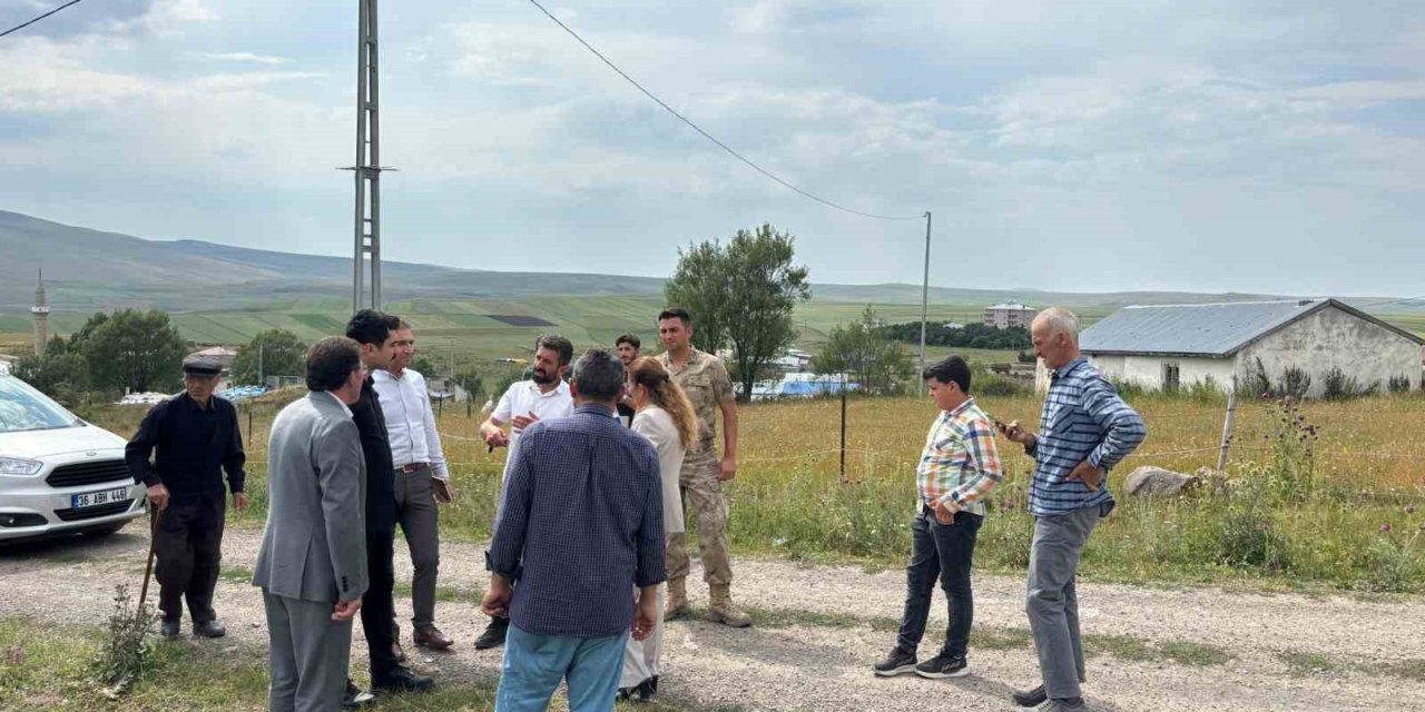 Susuz kaymakamı Tutal, kurum amirleriyle köy ziyaretinde