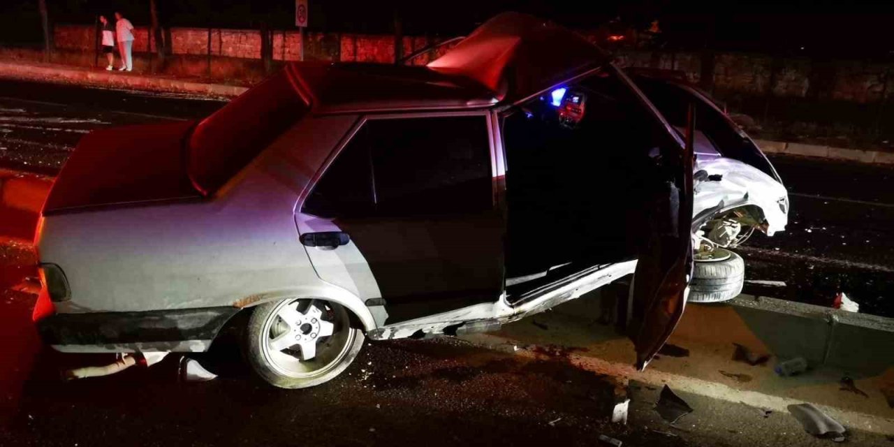 Malatya’da iki araç çarpıştı: 3 kişi yaralandı