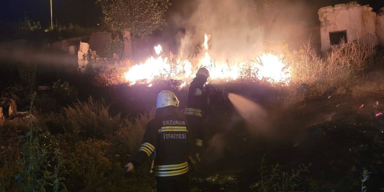 Erzurum'da itfaiyeden anız yangınına zamanında müdahale