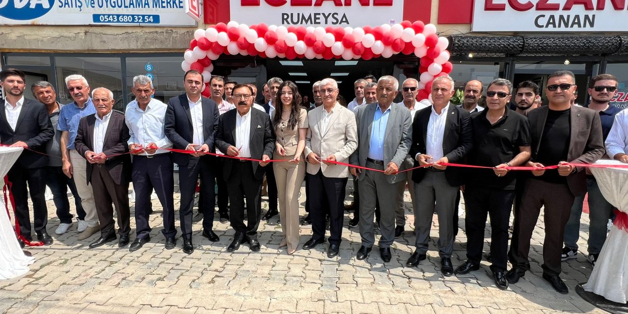 Yüksekova’da Rumeysa Eczanesi hizmete açıldı