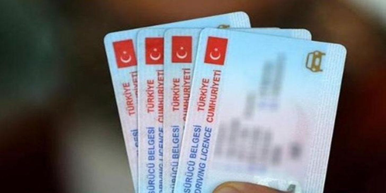 Bakan Yerlikaya: Eski tip sürücü belgelerinin yenilenmesi için son tarih 31 Ekim'e uzatıldı
