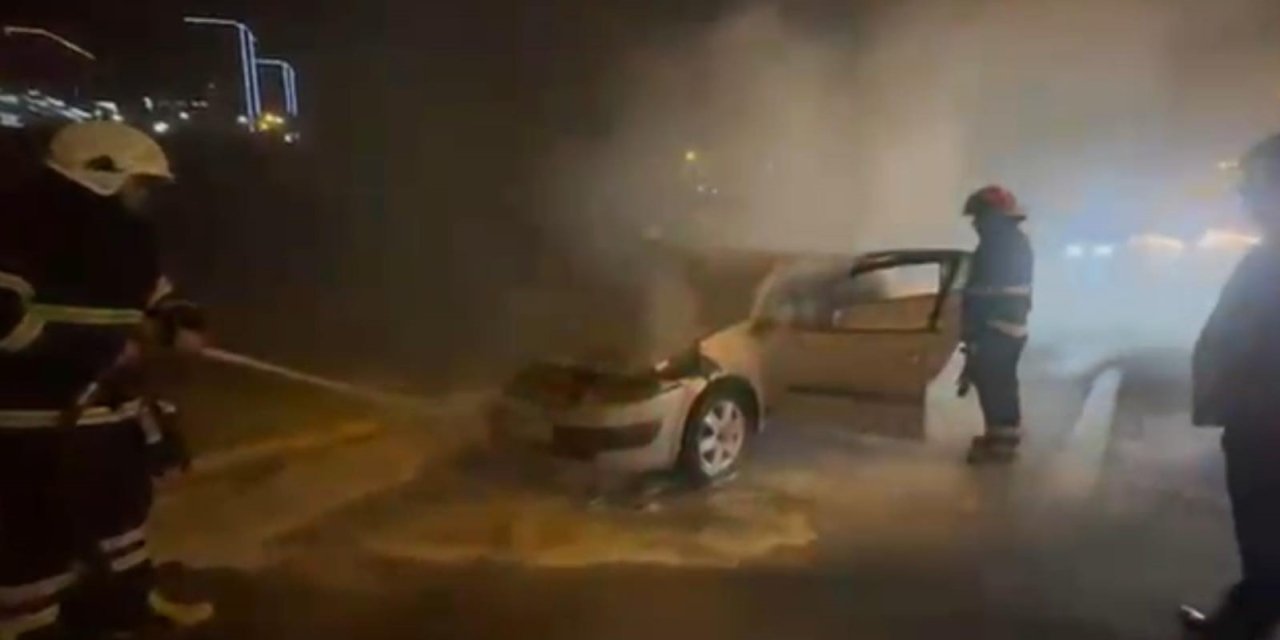 Şanlıurfa’da otomobil yanarak küle döndü
