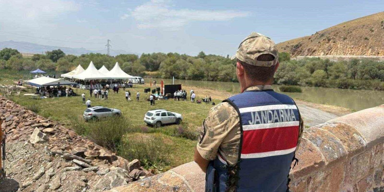 Erzurum'da jandarma, Çobandede kültür etkinliklerinde görev aldı