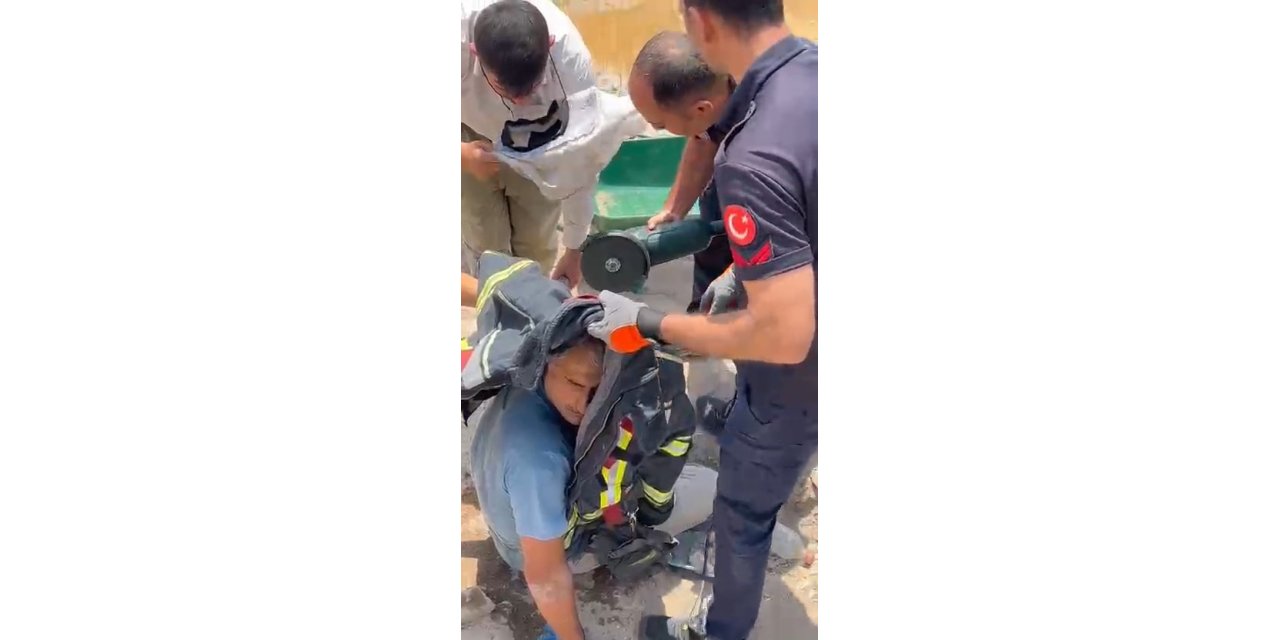 Elazığ'da kulağına saplanan demir profil ile hastaneye kaldırıldı