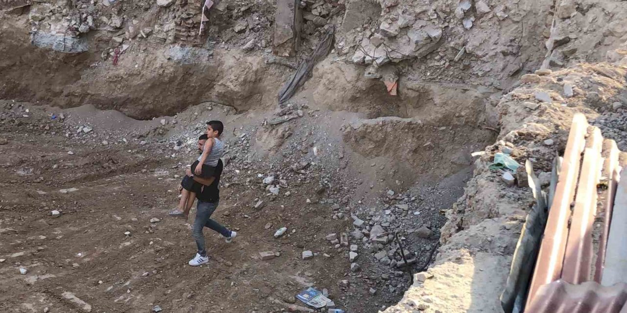 İnşaat çukuruna düşen çocuk kurtarıldı