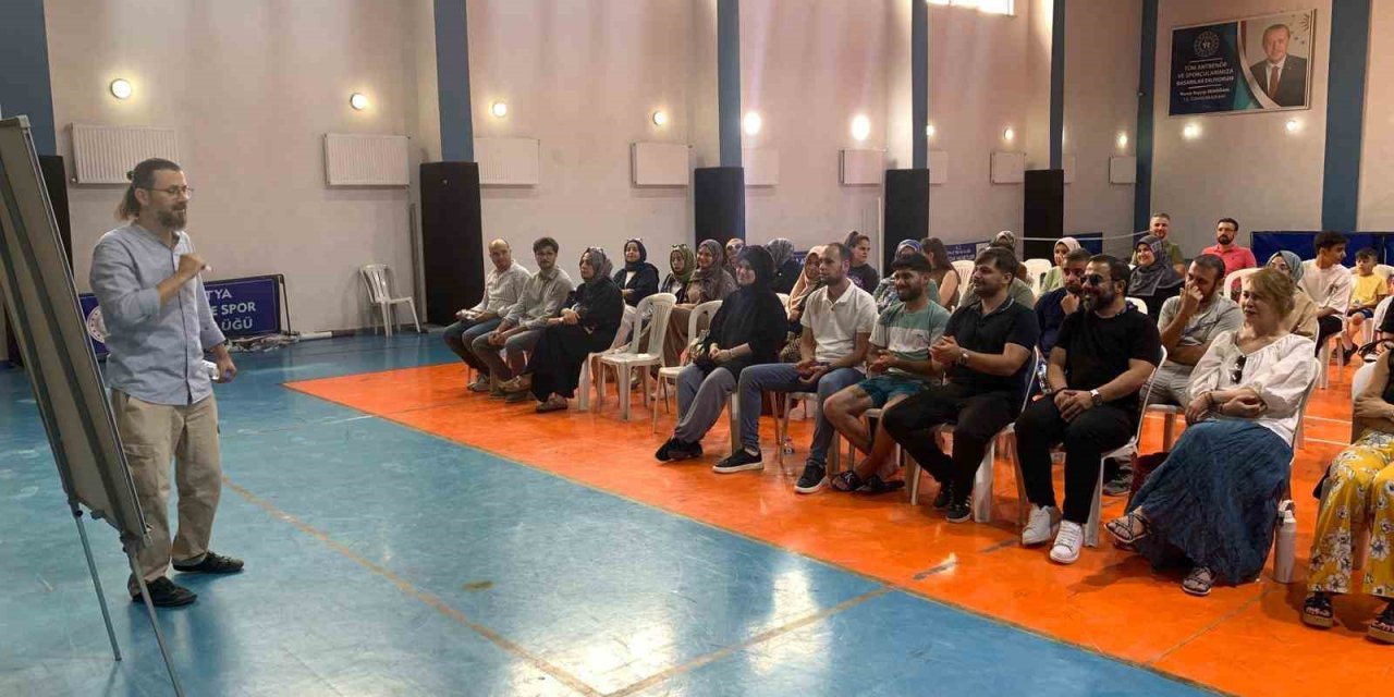 Malatya’da Gençlik Liderlerine Yönelik "Sahne Sizin" eğitimi verildi