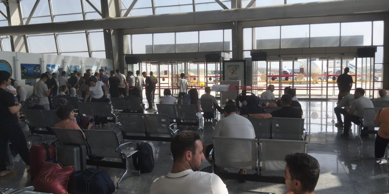 Yüksekova’da uçuş krizi: 14:15'teki Ankara seferi hala yapılamadı