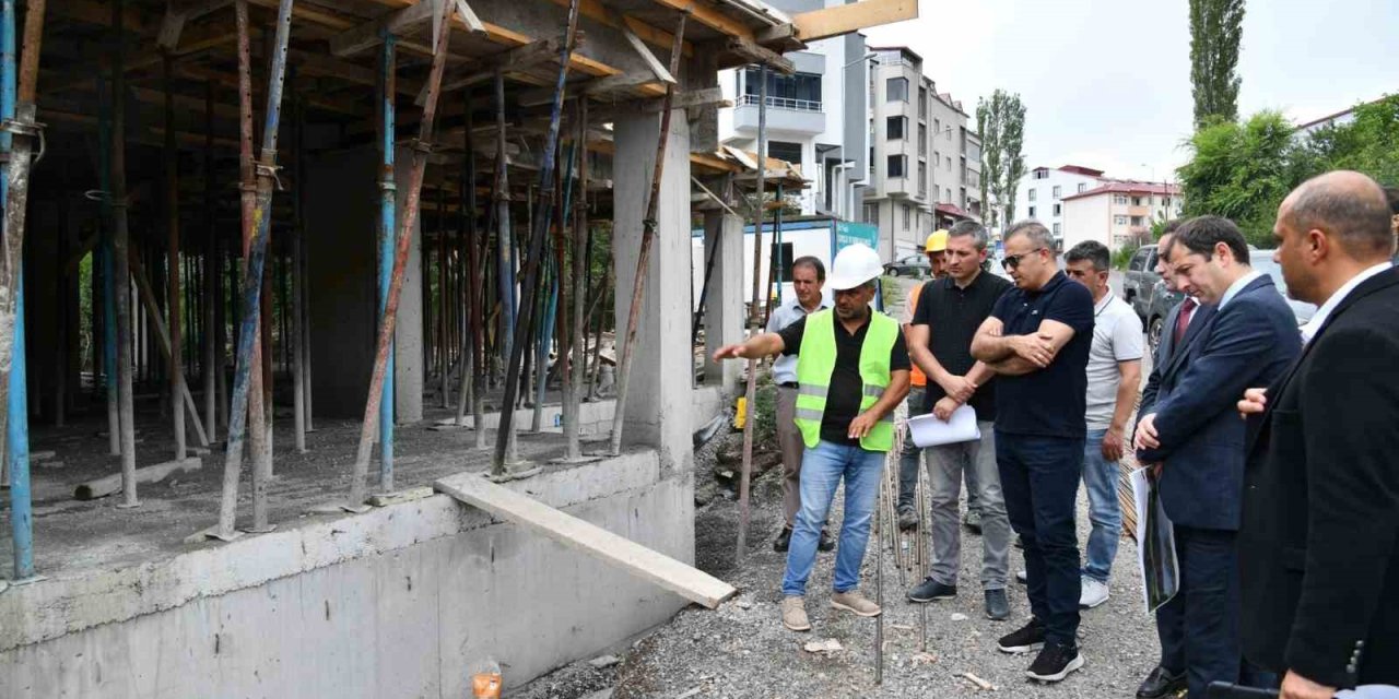 Vali Çiçek'ten spor inşaatları denetimi