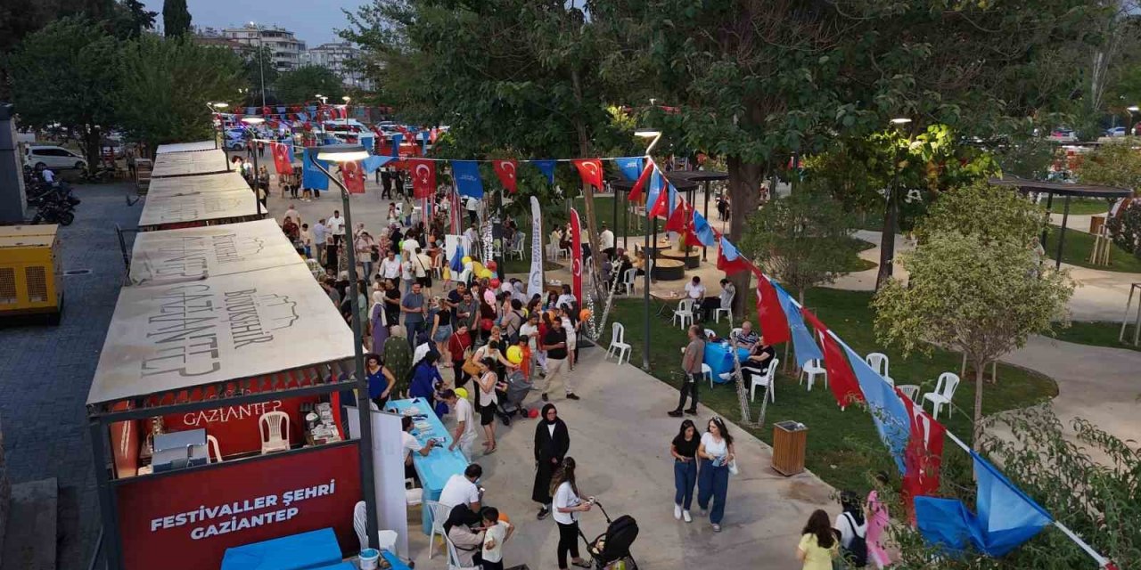Hemşehri Dernekleri Festivali renkli görüntüler ortaya çıkardı