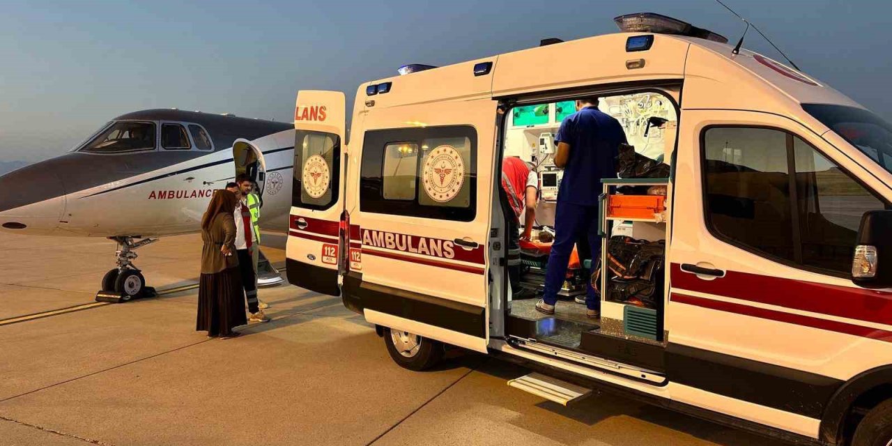 Ağrı'da solunum yetmezliği yaşayan bebek ambulans uçakla Ankara’ya sevk edildi