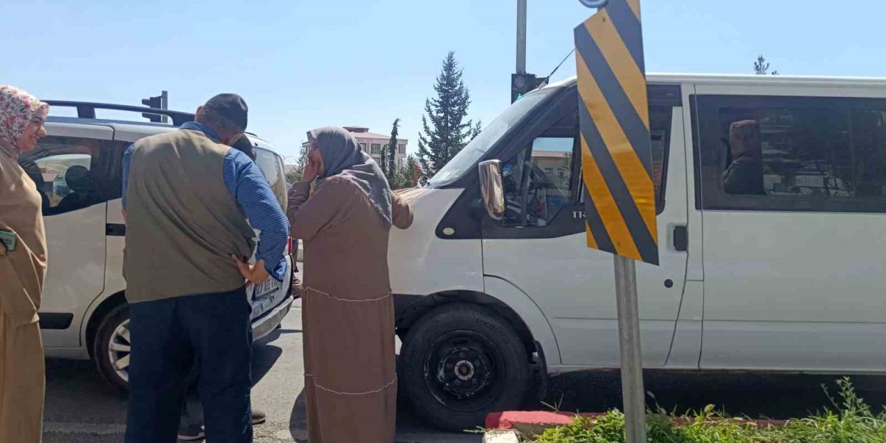 Siirt’te maddi hasarlı zincirleme kaza