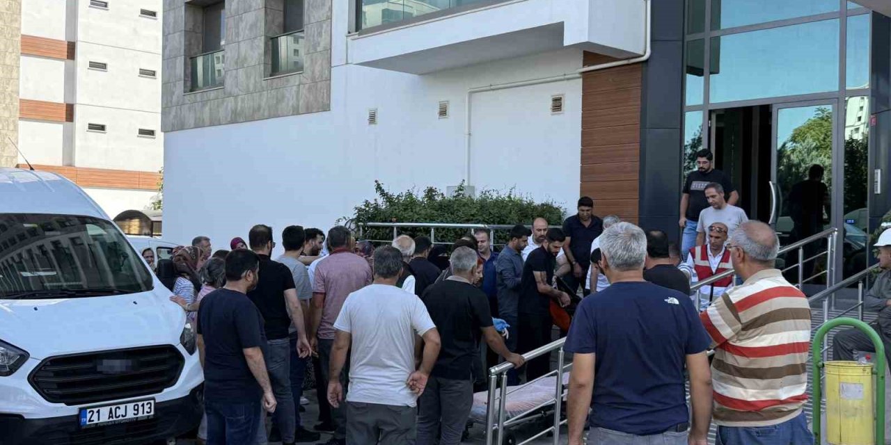 İki hafta önce işe başlayan bina görevlisi, elektrik akımına kapılarak hayatını kaybetti