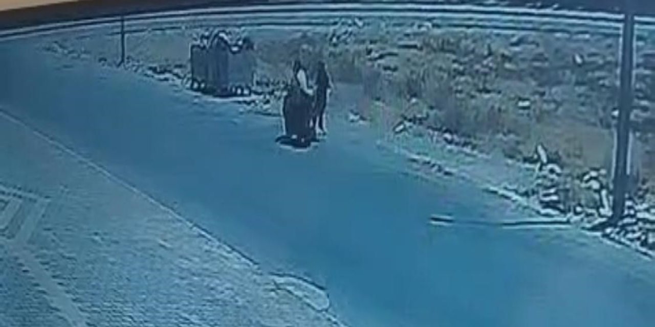 Çocuğa motosikletli saldırı kameraya yansıdı