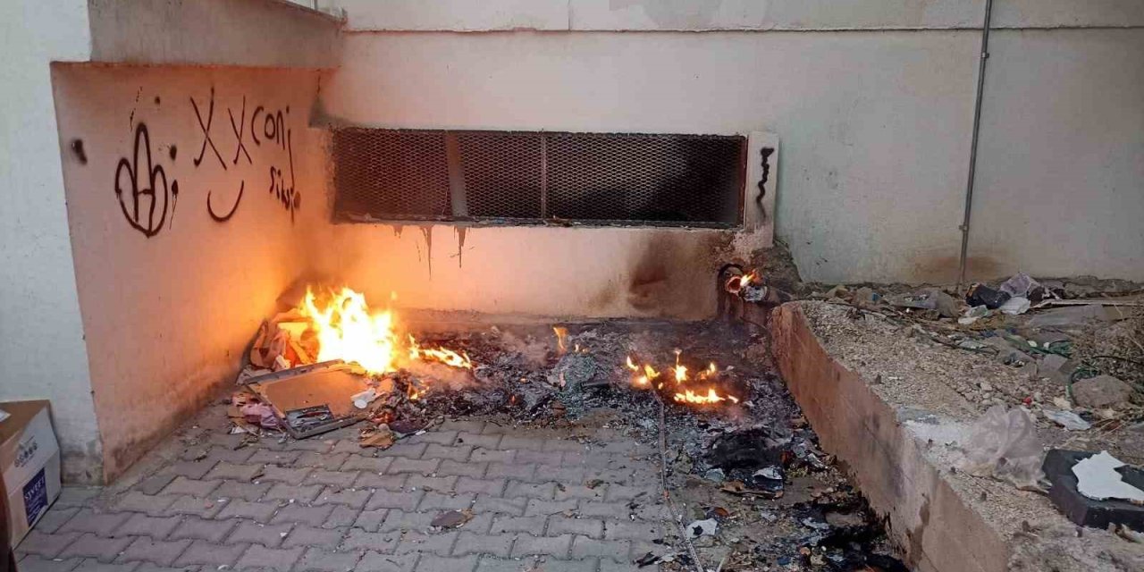 Kurtalan’da çıkan yangın binaya ve araçlara sıçramadan söndürüldü