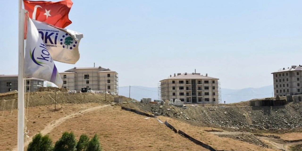 Yüksekova’da yeni TOKİ konutları yapılıyor
