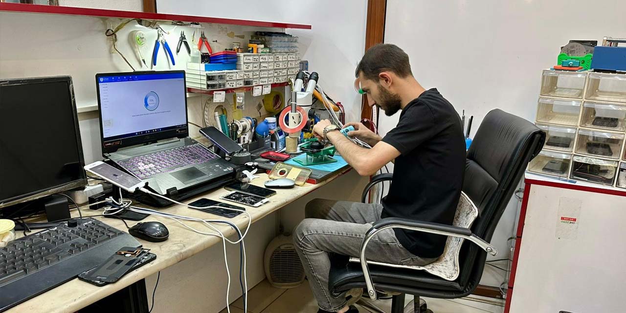23 yıllık telefon tamircisi Aka: Birçok arızanın nedeni yan sanayi şarj aletleri