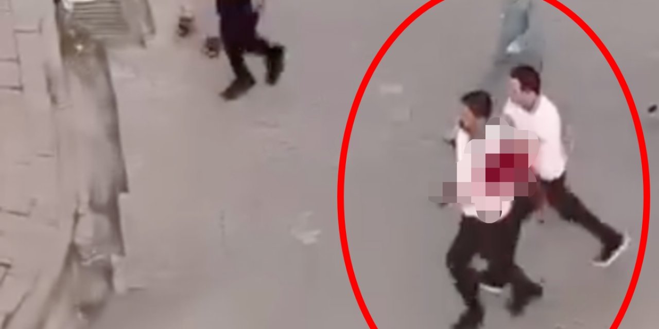 Çocukların kavgasına ailelerin de karıştığı bıçaklı kavga kamerada: 2 yaralı