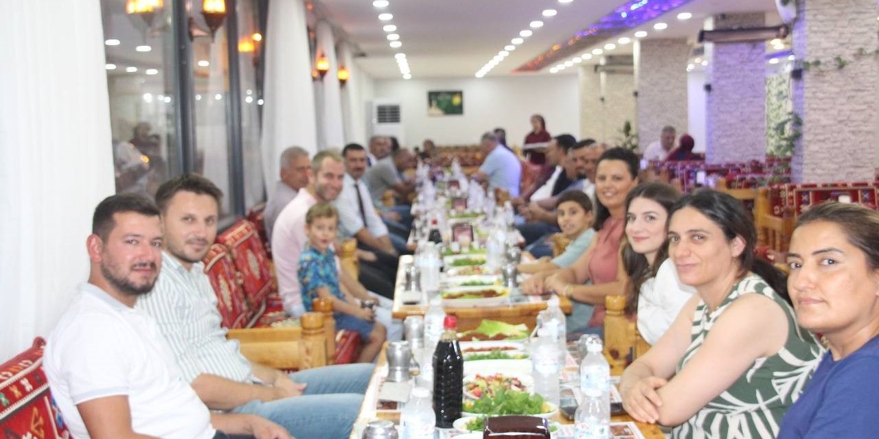 Gümrük müdürüne veda yemeği