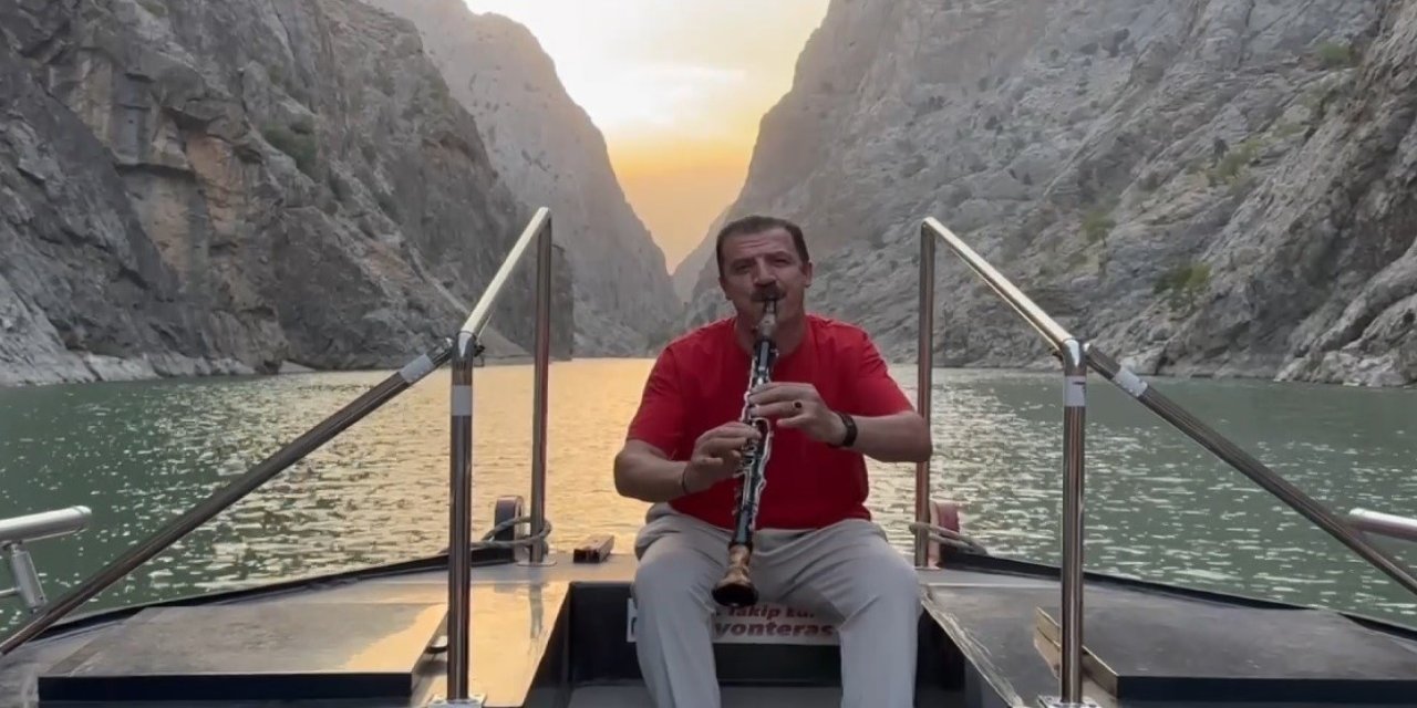 Dünyanın ikinci büyük kanyonunda klarnet resitali