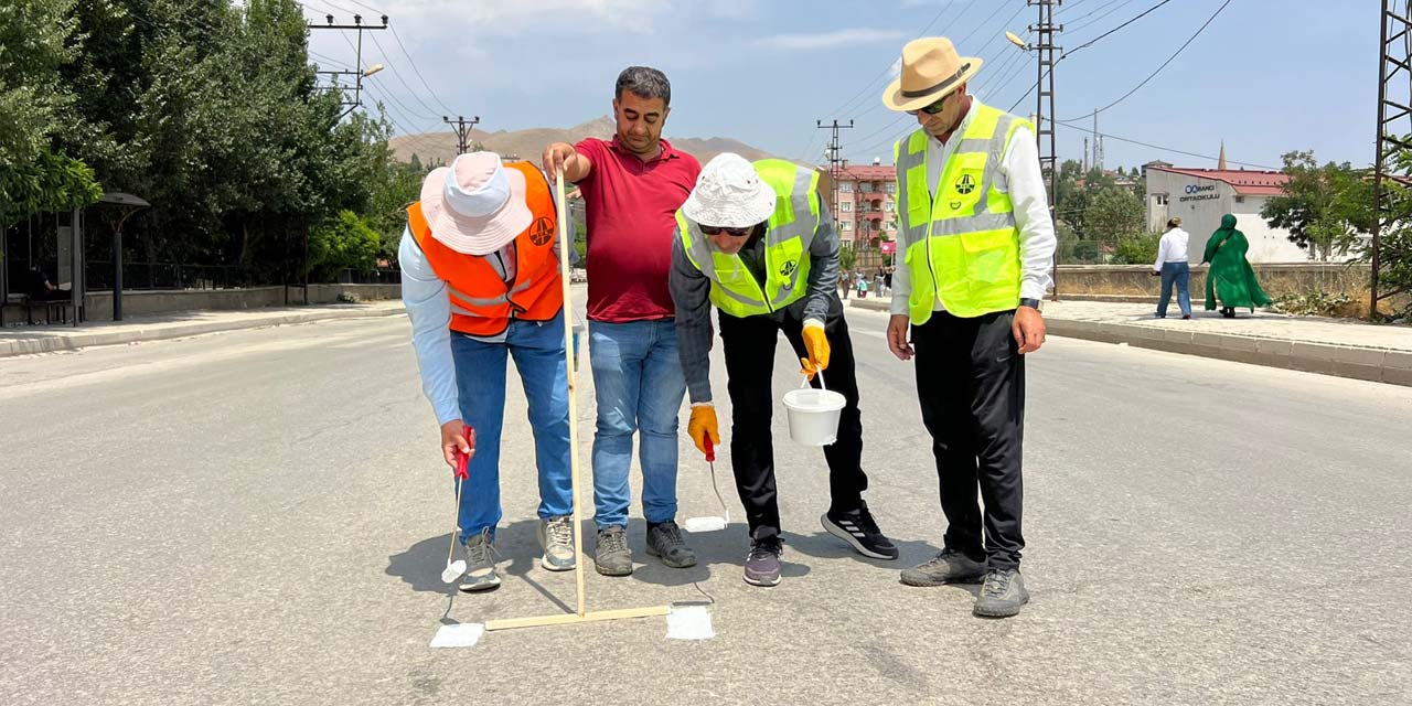 Dağlıca yolu caddesinde çizgi çalışması