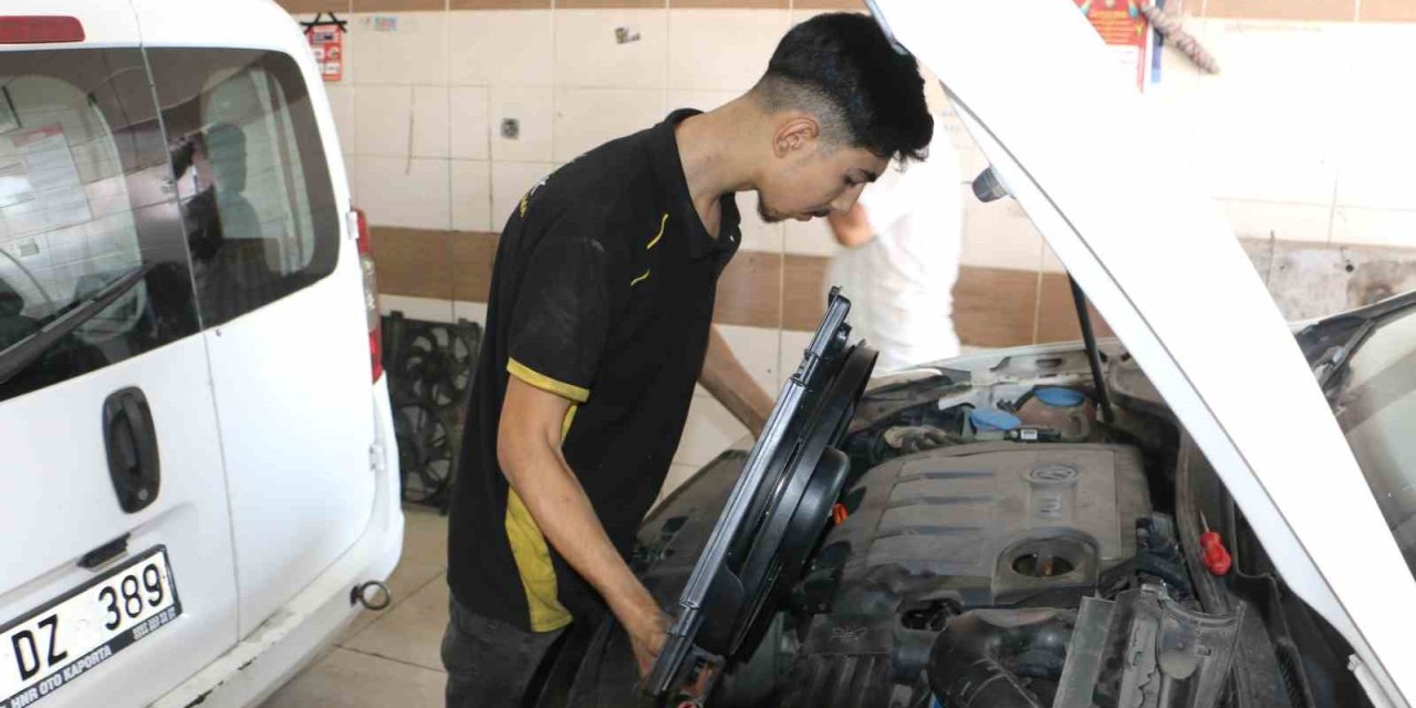 Sürücülere 12.00 ila 16.00 saatleri arasında araçların dışarı çıkartılmaması tavsiyesi