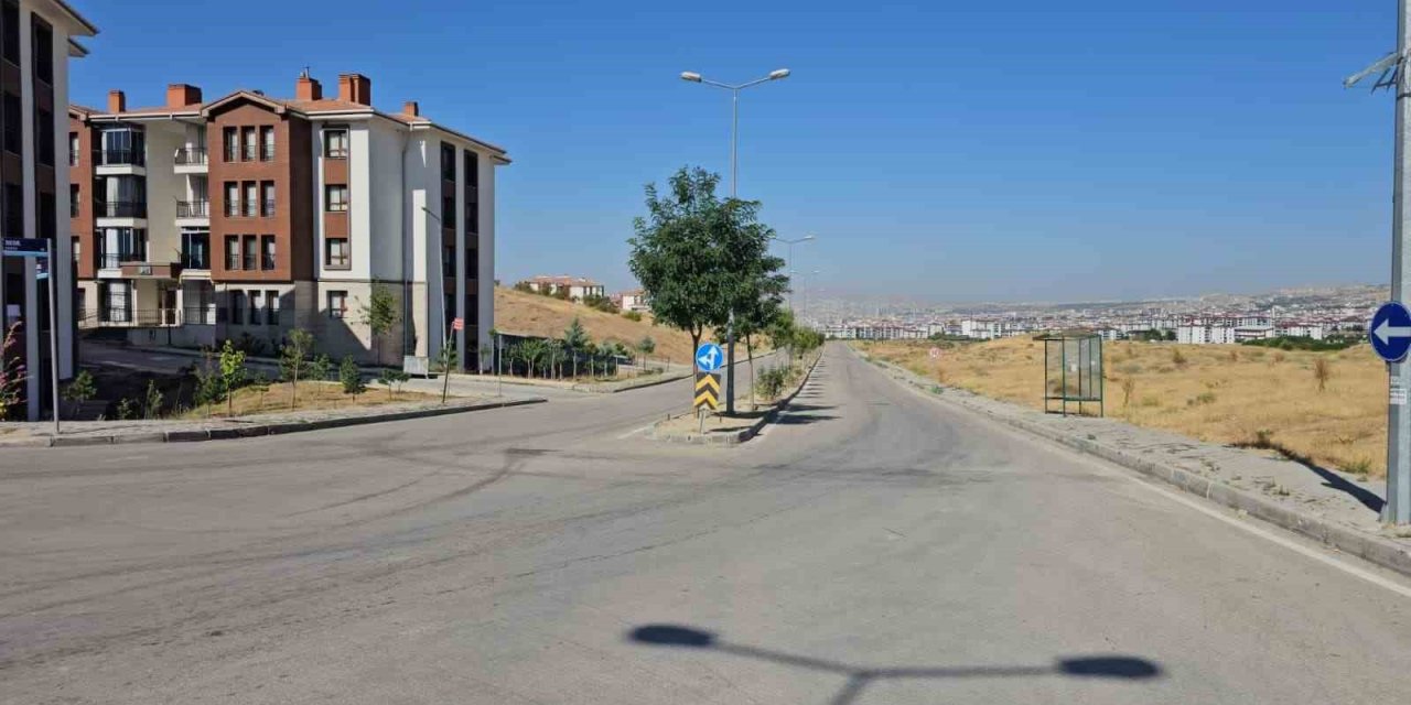 Elazığ’da sıcaklık 40 dereceye yaklaştı, caddeler boş kaldı