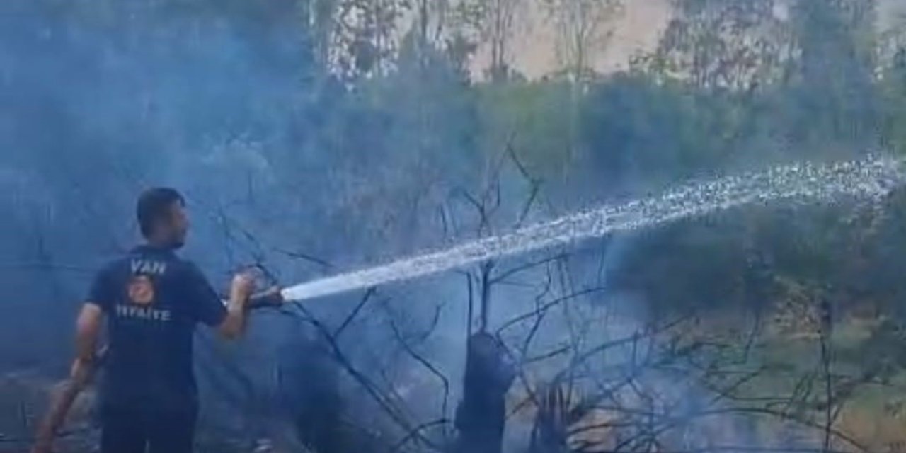 Gevaş’ta bahçe yangını